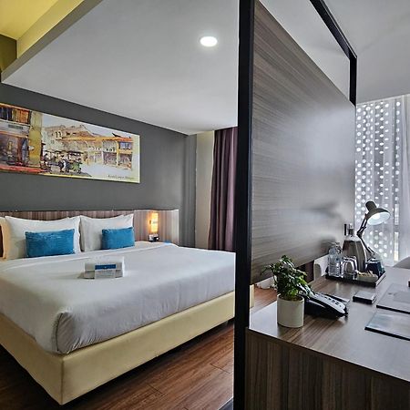 Days Hotel & Suites By Wyndham Kl - Chan Sow Lin Mrt Or Lrt Kuala Lumpur Exterior photo