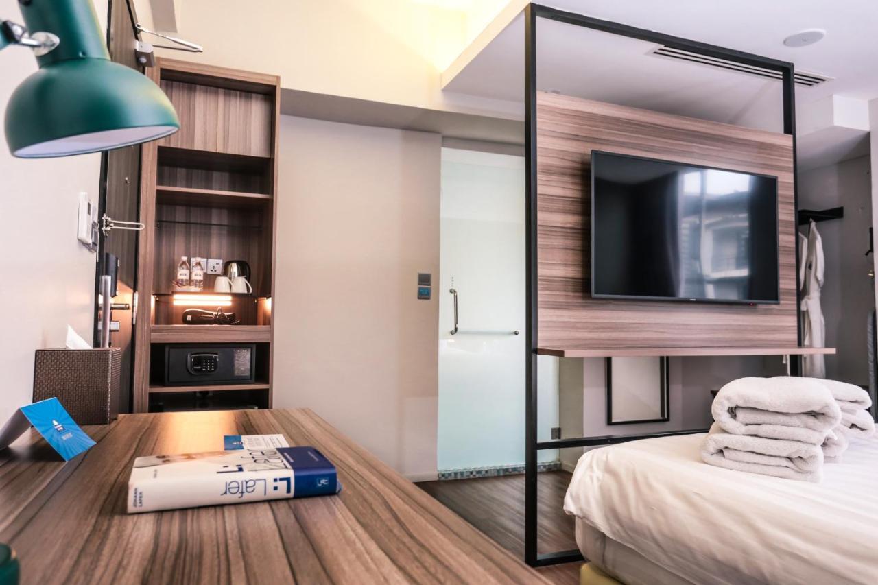 Days Hotel & Suites By Wyndham Kl - Chan Sow Lin Mrt Or Lrt Kuala Lumpur Exterior photo