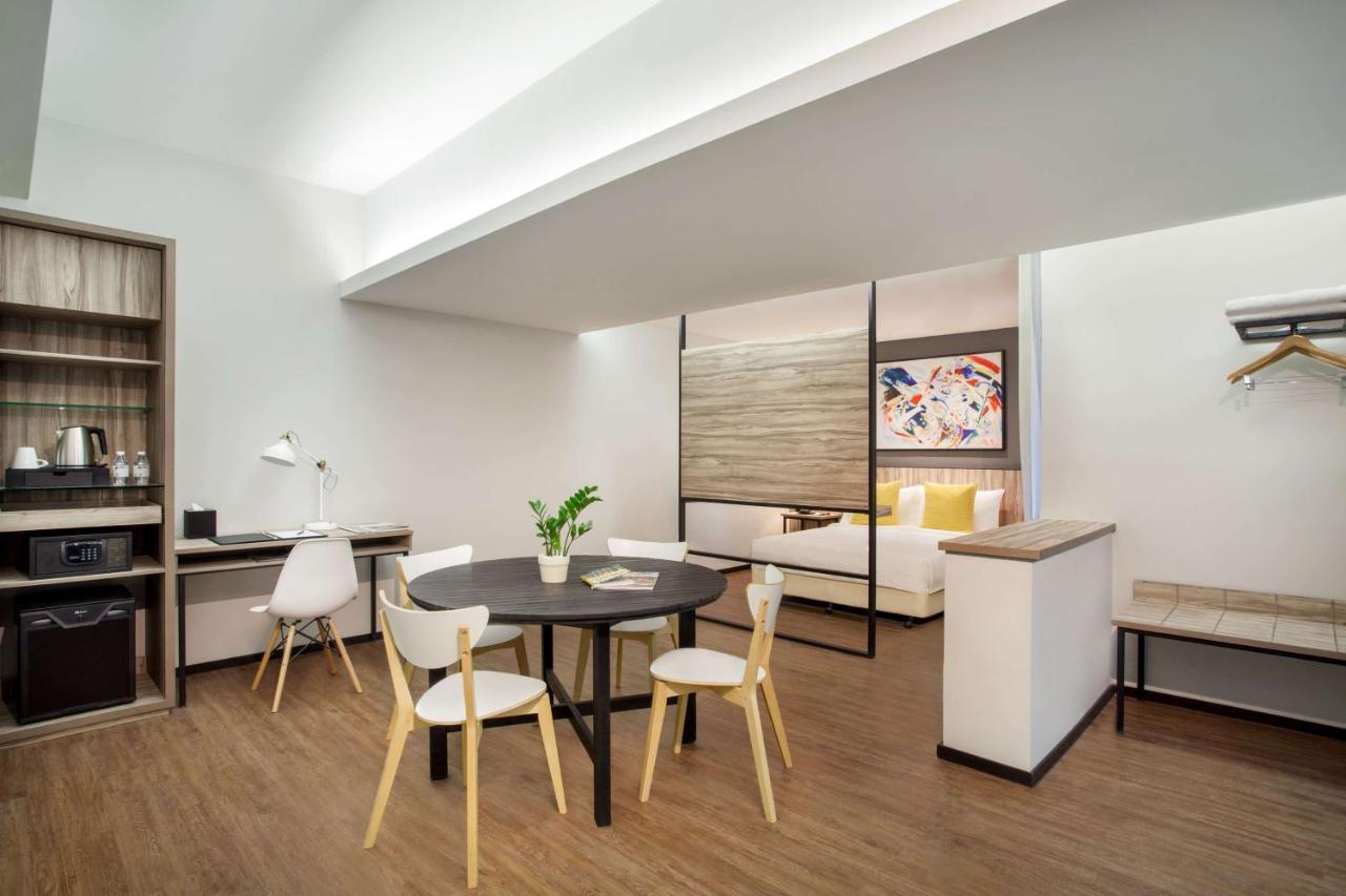 Days Hotel & Suites By Wyndham Kl - Chan Sow Lin Mrt Or Lrt Kuala Lumpur Exterior photo