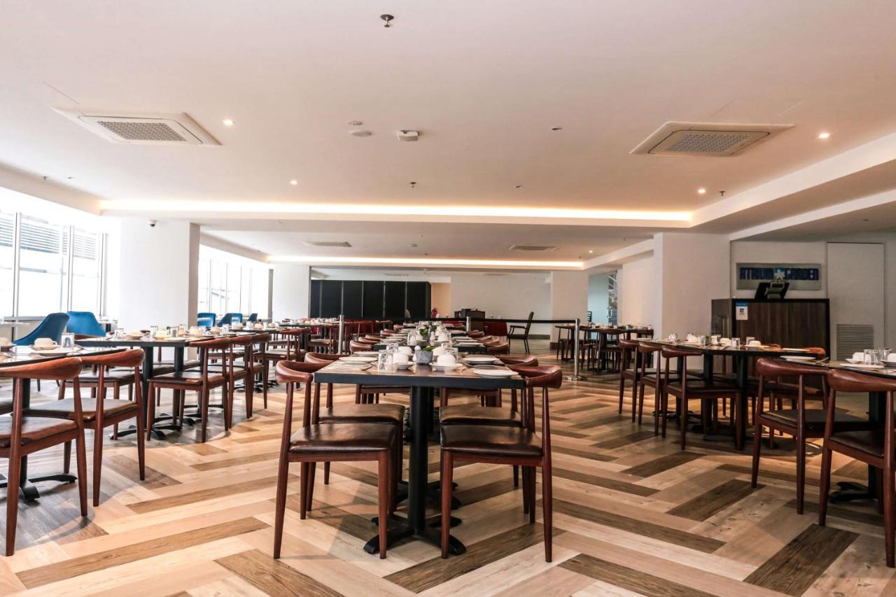 Days Hotel & Suites By Wyndham Kl - Chan Sow Lin Mrt Or Lrt Kuala Lumpur Exterior photo