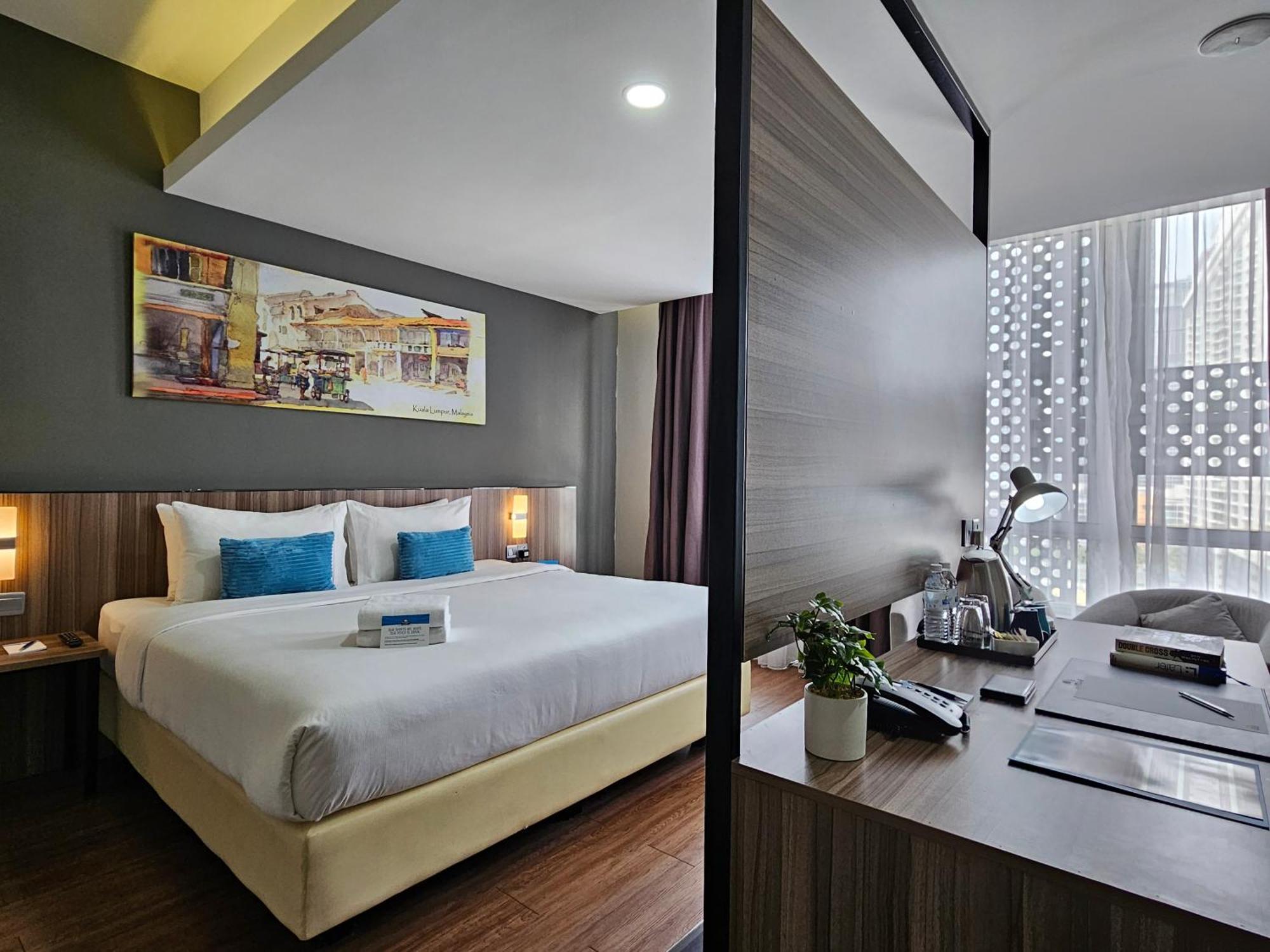 Days Hotel & Suites By Wyndham Kl - Chan Sow Lin Mrt Or Lrt Kuala Lumpur Exterior photo